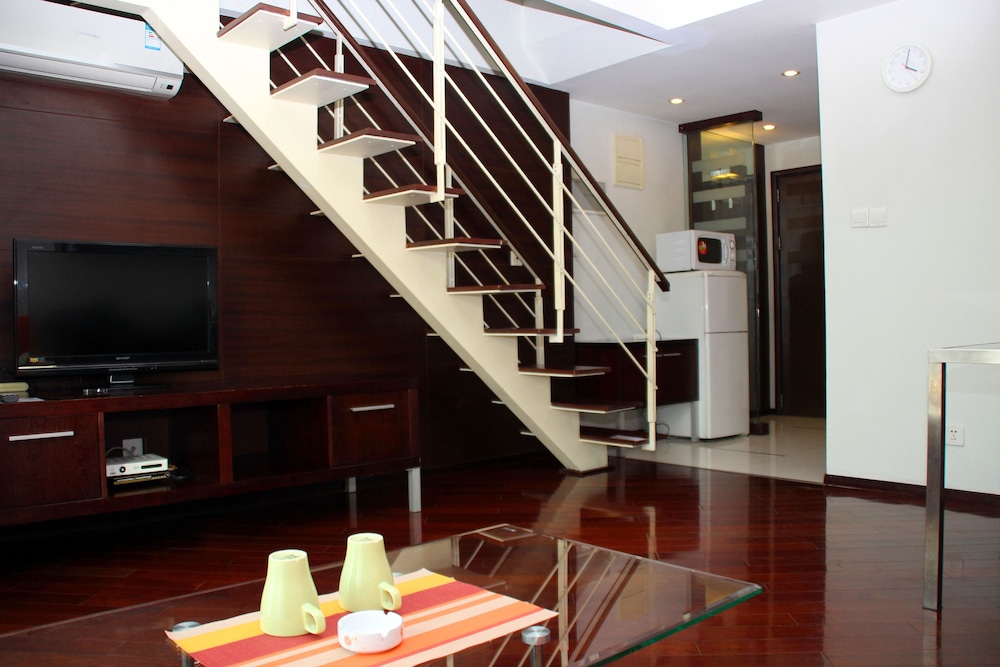 World Union Service Apartment Cosmo 60/72