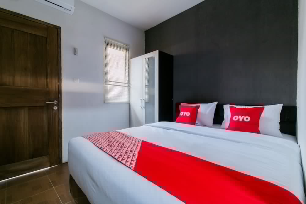 OYO 1898 Louise Place 16/31