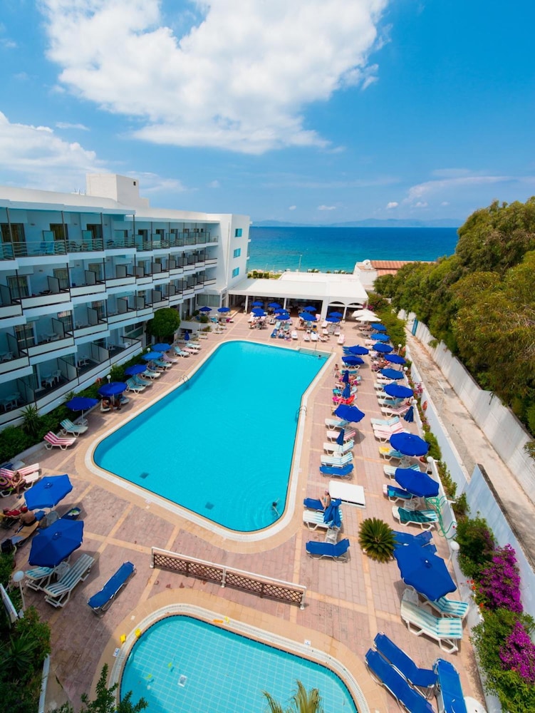 Belair Beach Hotel 48/50