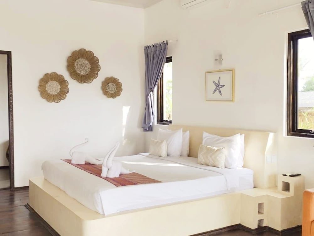 1 BEDROOM, VILLA, POOL SIDE