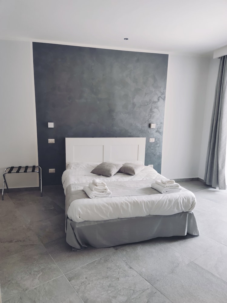 B&B I BORBONE 24/63