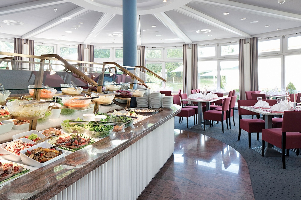 Sunday Hotel Bad Boll 33/46