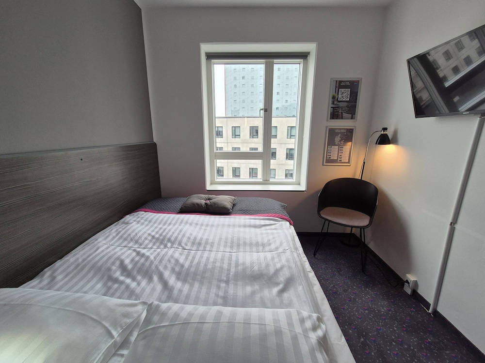 STUDIO, DOUBLE BED, KITCHENETTE, SMALL