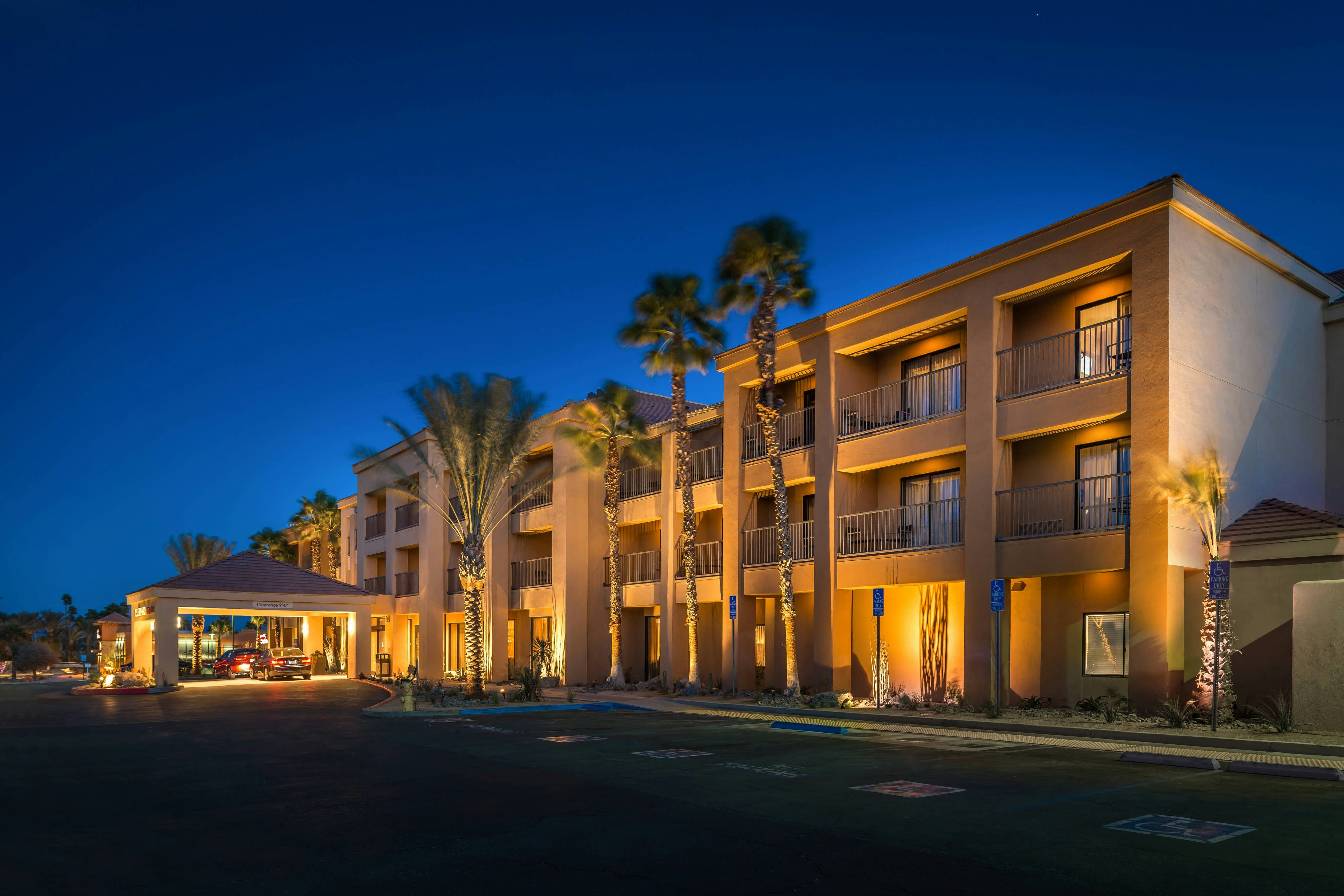 Courtyard Palm Desert 1/18