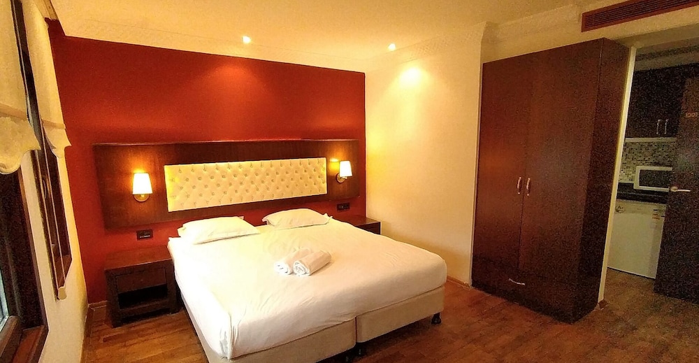 MANGANA KONAK HOTEL 32/64