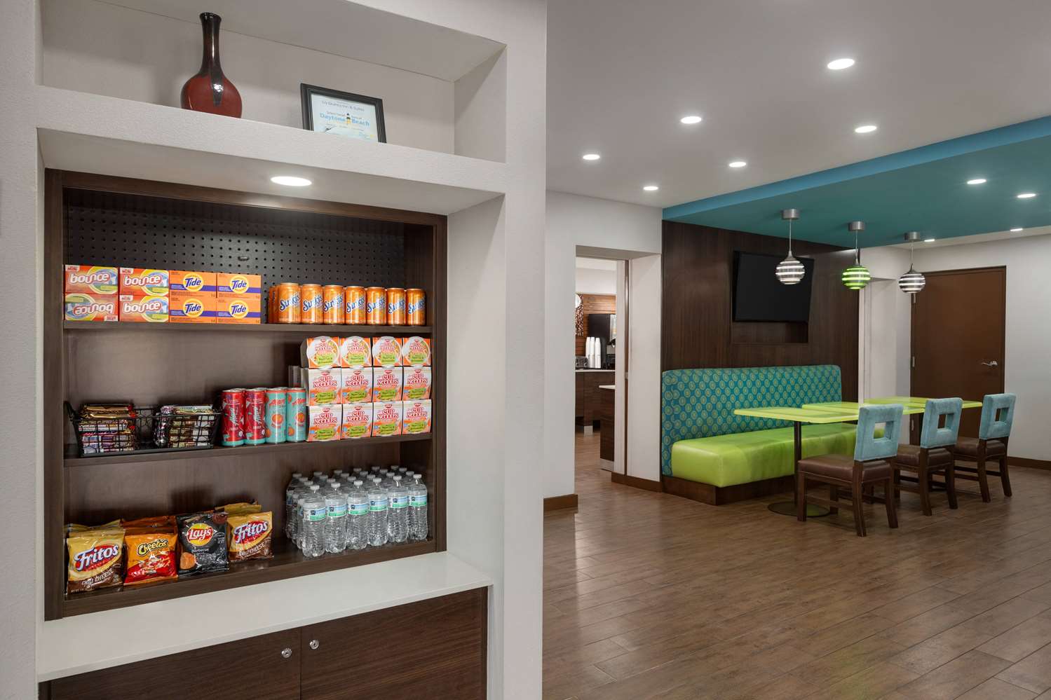 La Quinta Inn & Suites by Wyndham Oceanfront Daytona Beach 15/23