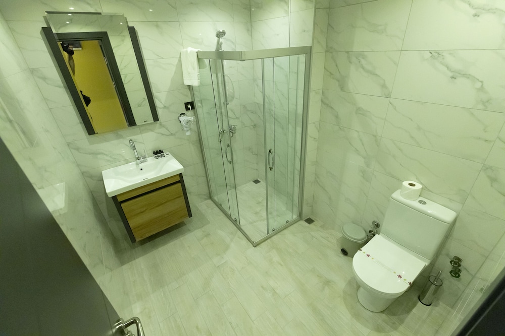 Roy Otel Akcay 47/50