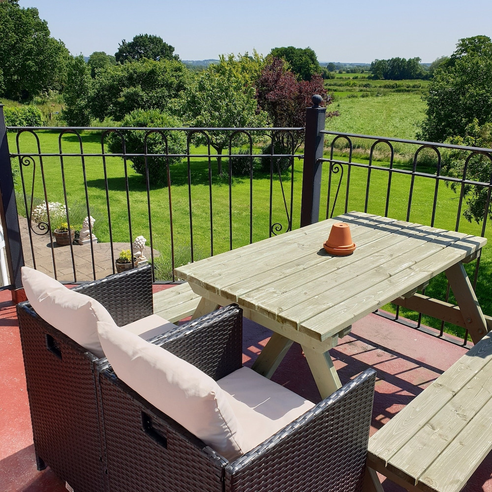 The Moorhead Bed & Breakfast 24/50