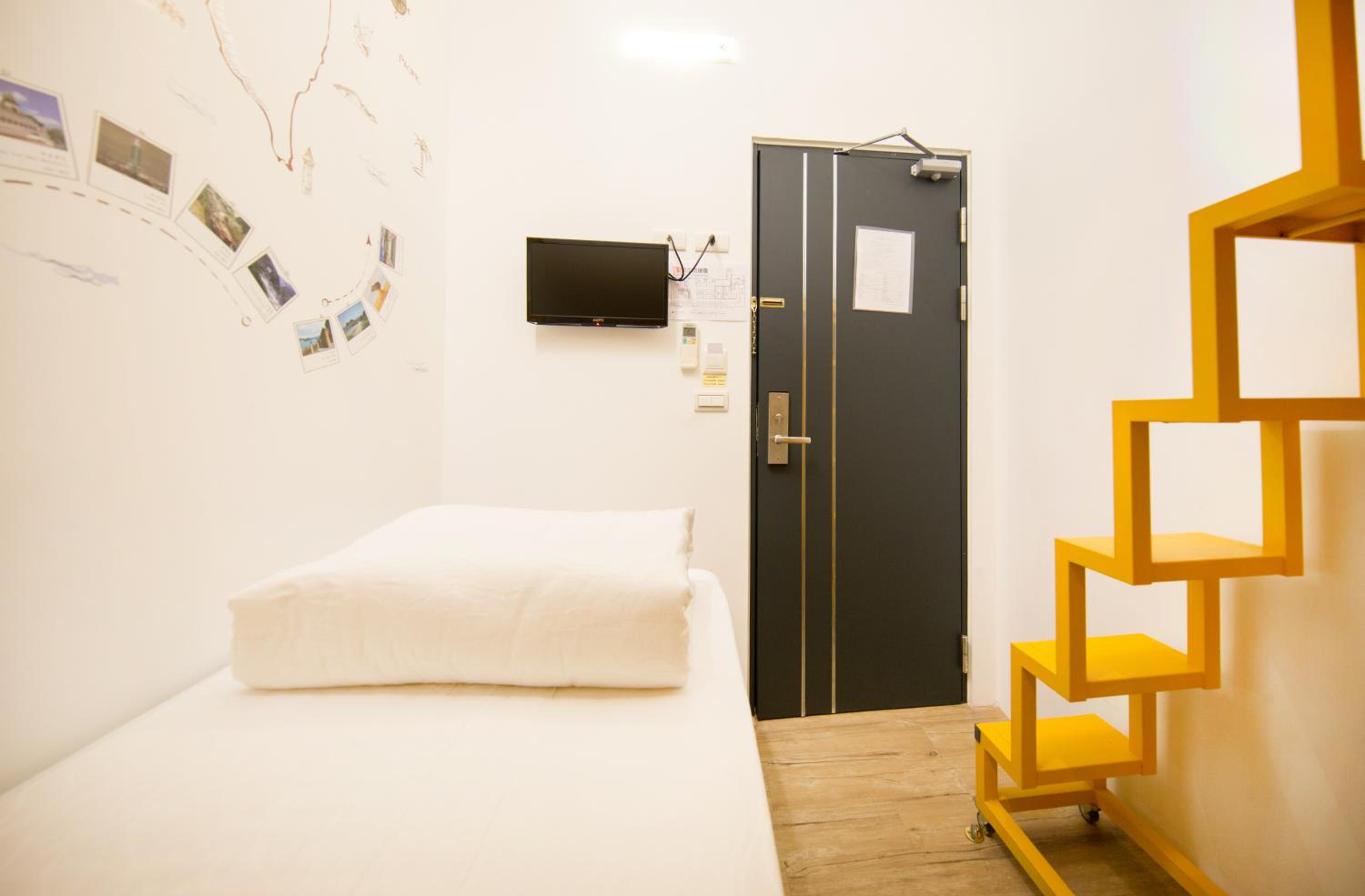 غرفة اقتصادية بسريرين منفصلين، Sleep Box Hostel 3/3