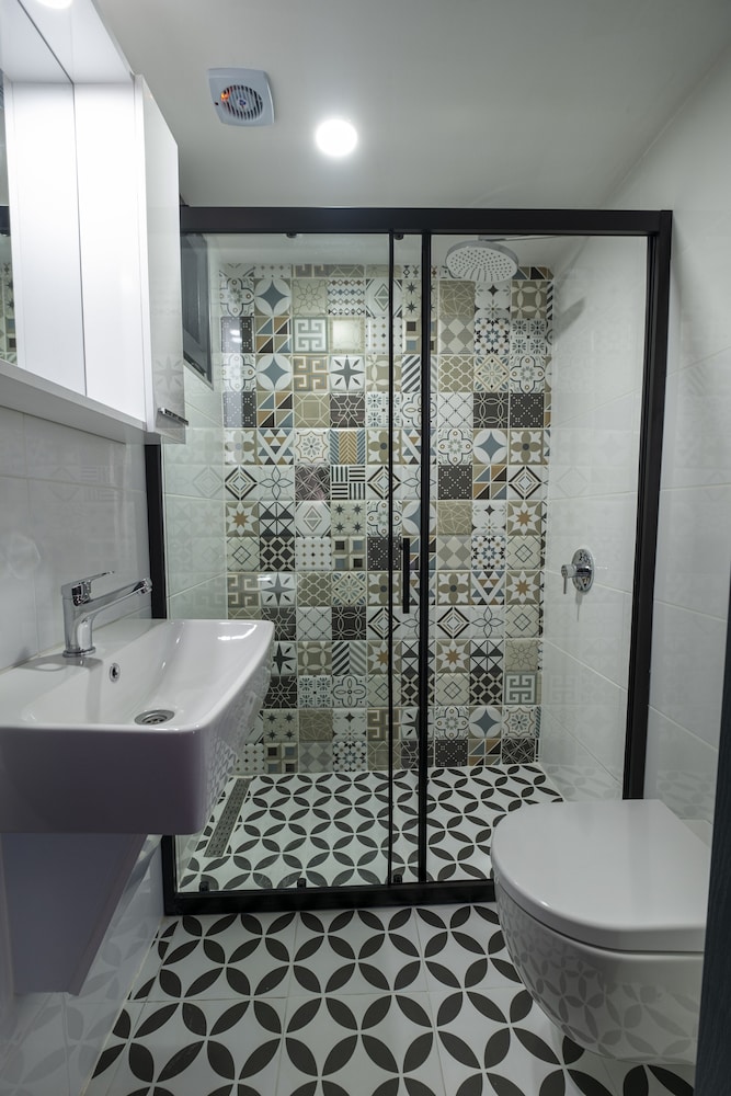 Solo Boutique Hotel 22/23