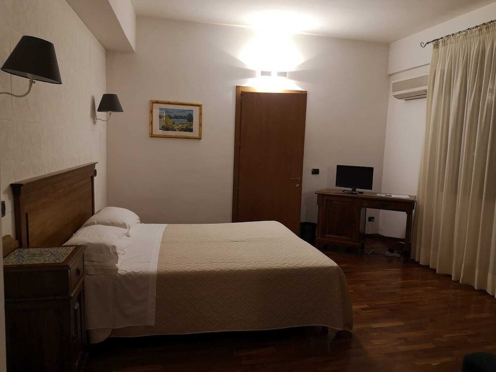 Hotel La Piazzetta 10/50