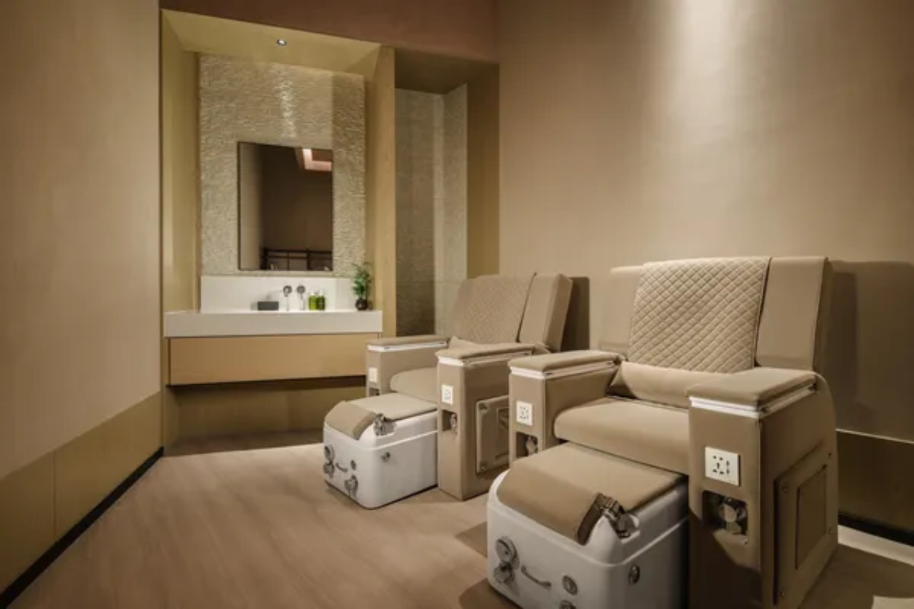 Surya Hotel Shanghai New Hongqiao Center 18/32