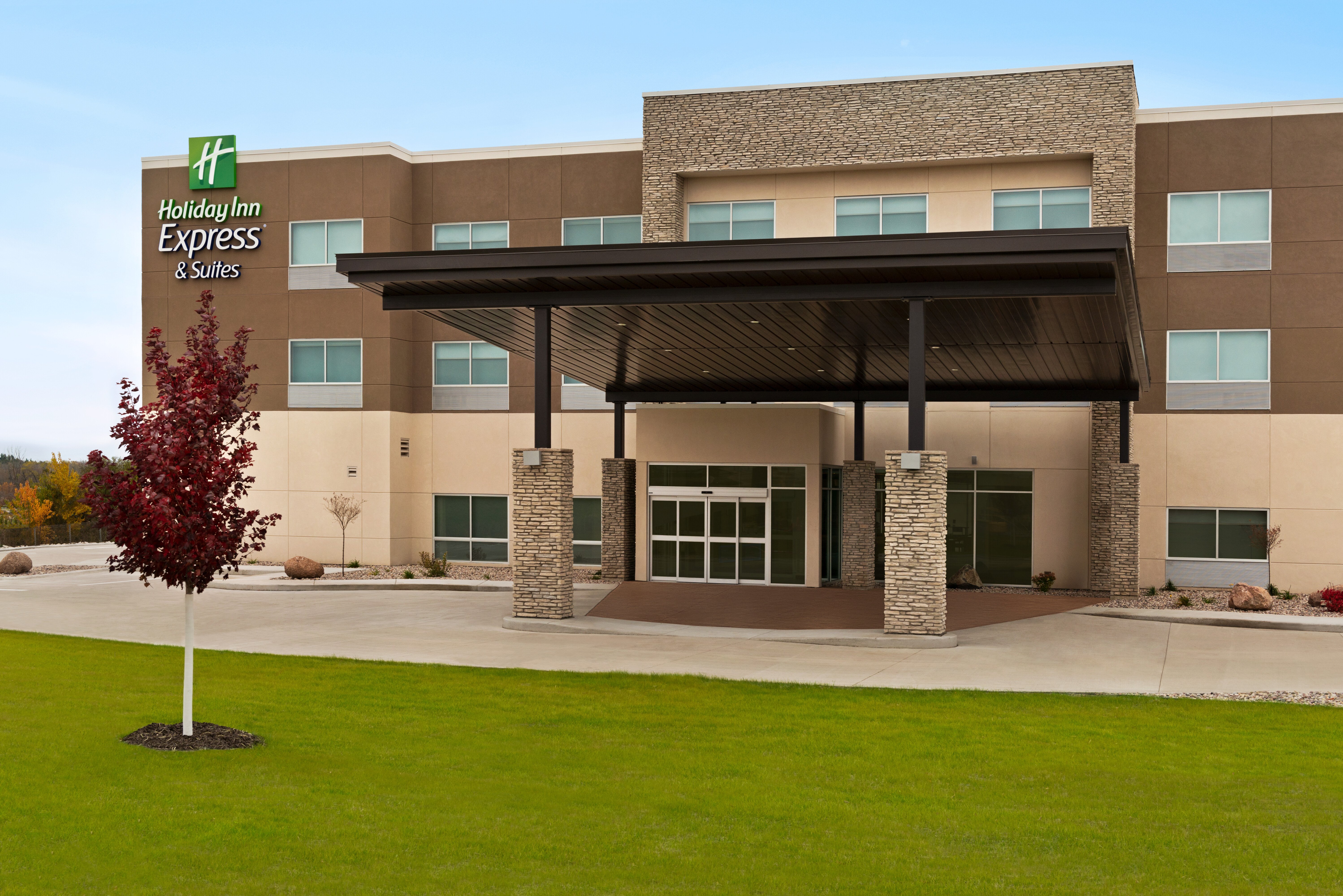 Holiday Inn Express Suites Beaver Dam 2/50