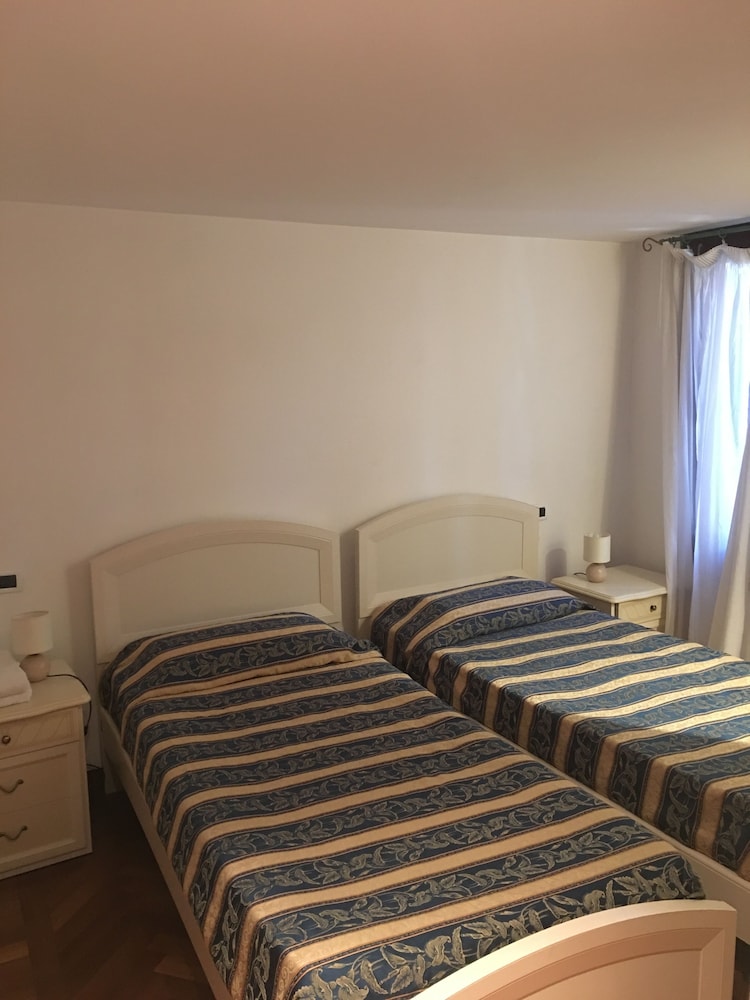 3 BEDROOMS, APARTMENT, ANNEX