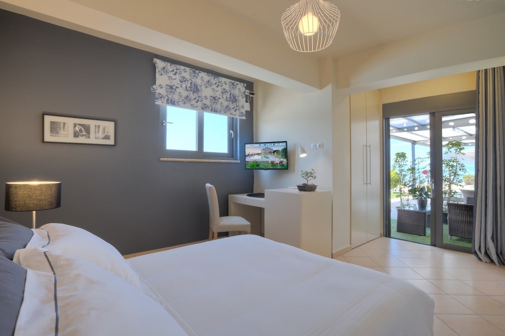 Marini Luxury Apartments And Suites 36/75