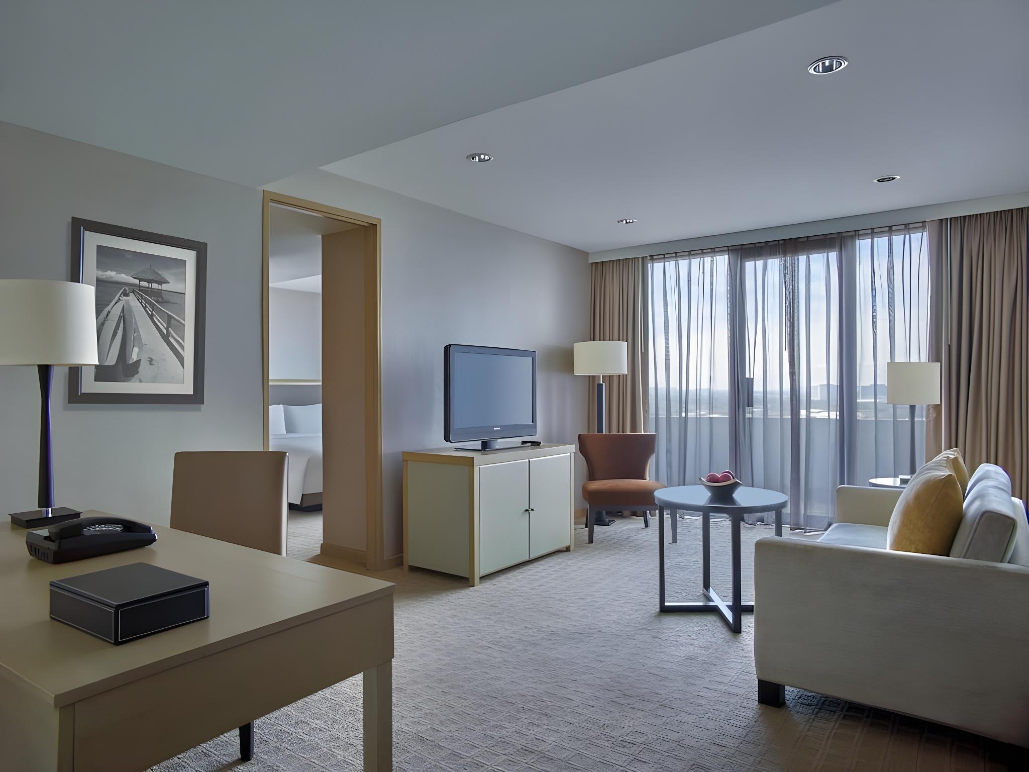 New World Makati Hotel