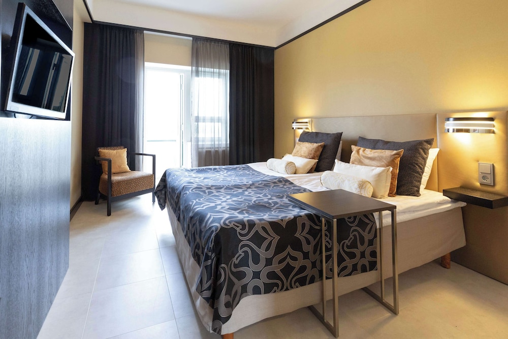 Plus, Superior, King Bed, Sofa