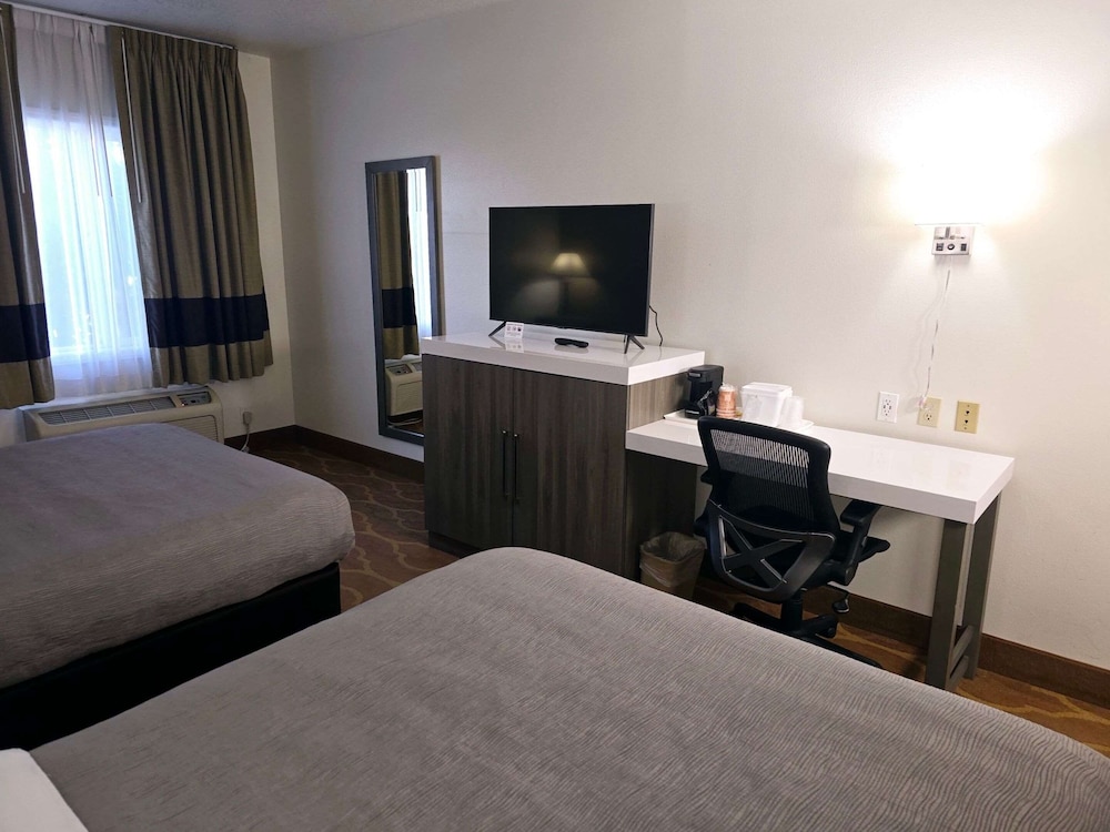 Quality Inn & Suites Longview Kelso 16/44
