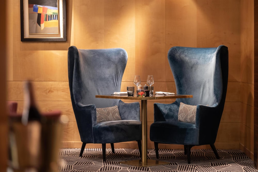 Warwick Paris Champs-Elysees 57/64