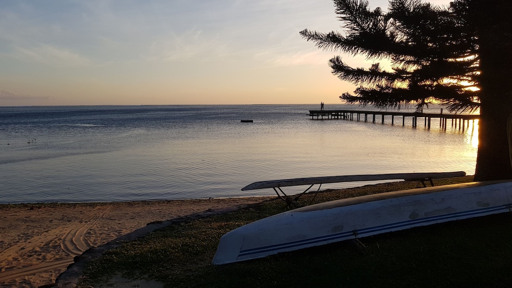 Linareva Moorea Beach Resort 45/50