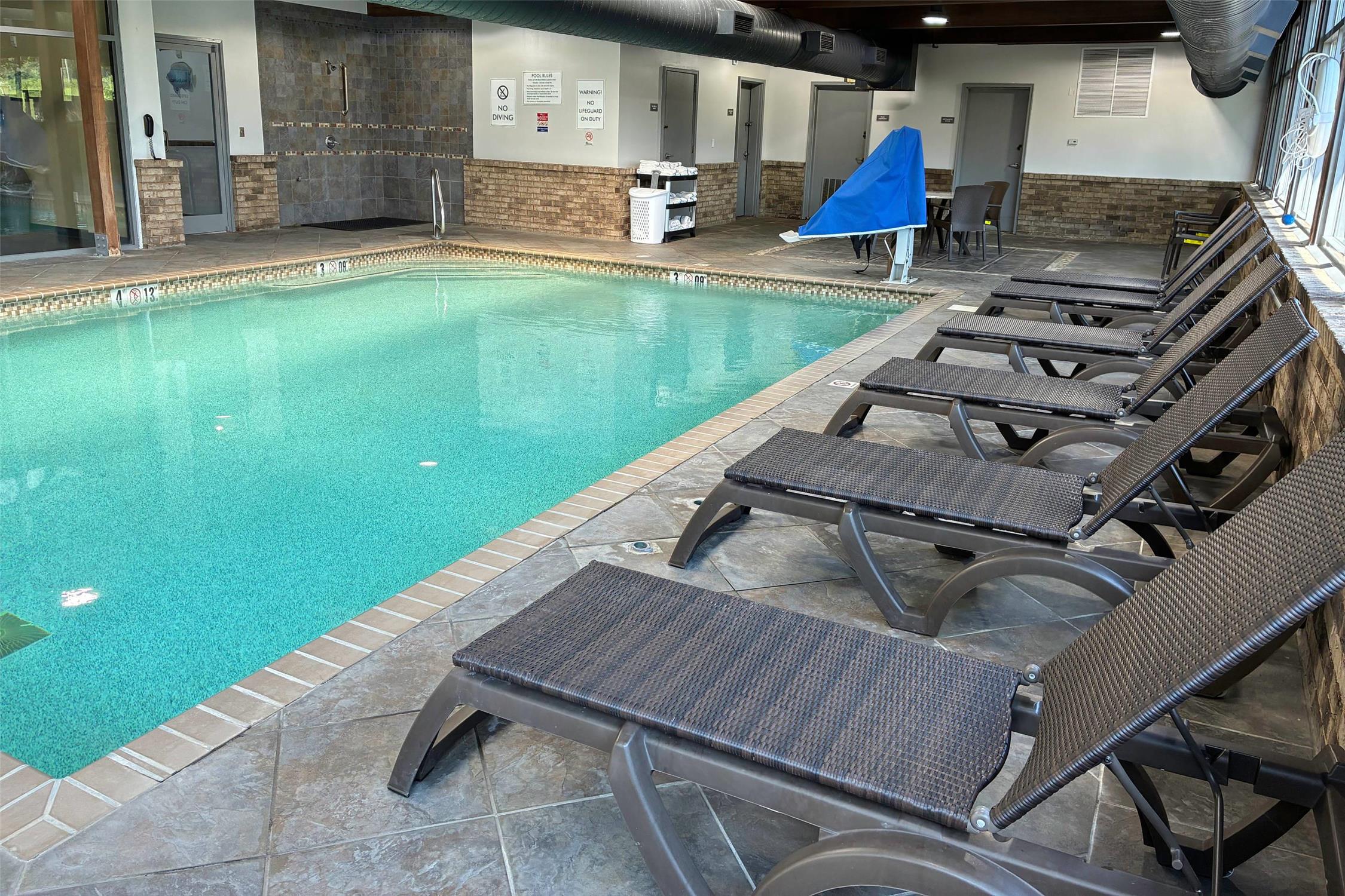Comfort Inn & Suites Near Lake Guntersville 32/52