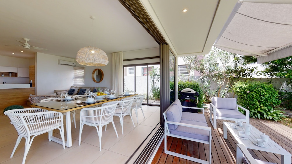 Les Estivales Beachfront Suites & Penthouses By Lo 31/48