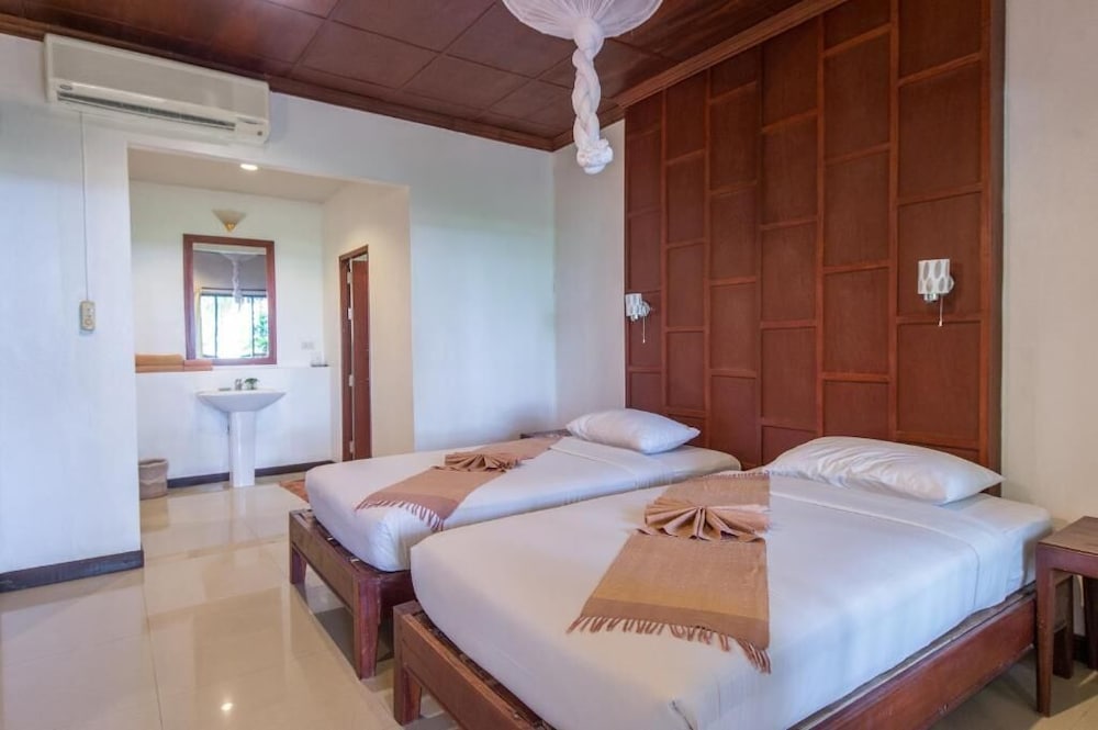 Twinbay Resort And Spa 34/69