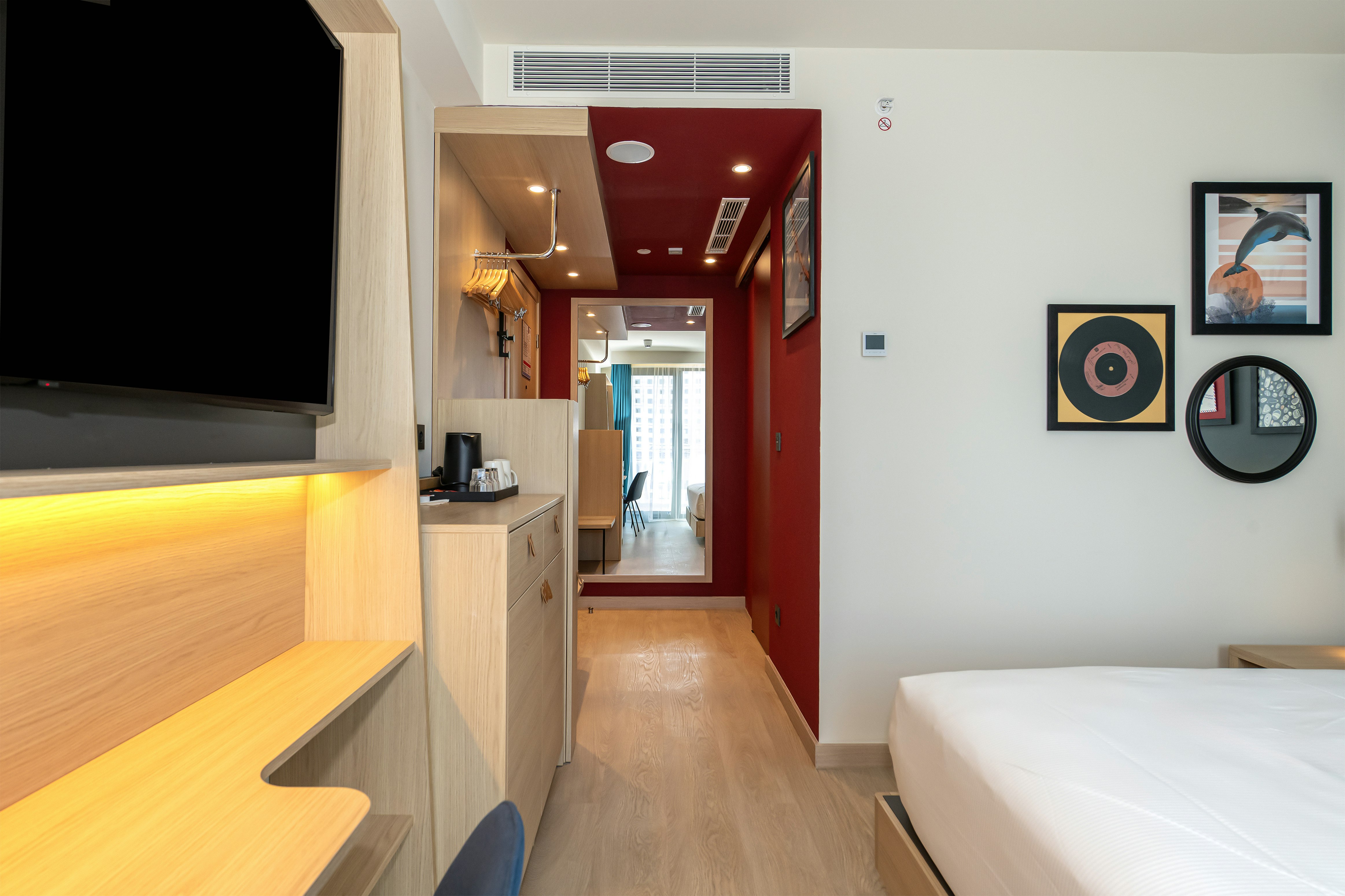 ROOM, KING BED, TERRACE