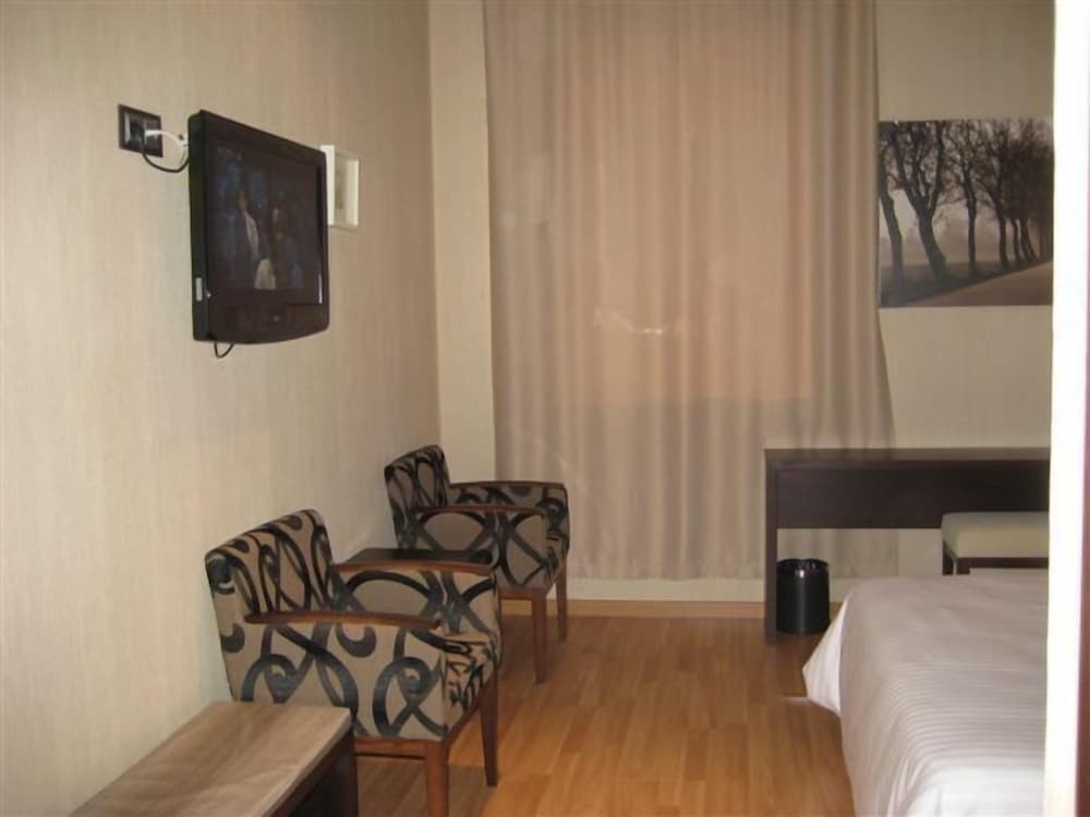 Hotel Dinastia 23/40