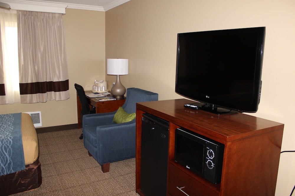 Comfort Inn and Suites Ocean Shores 32/34