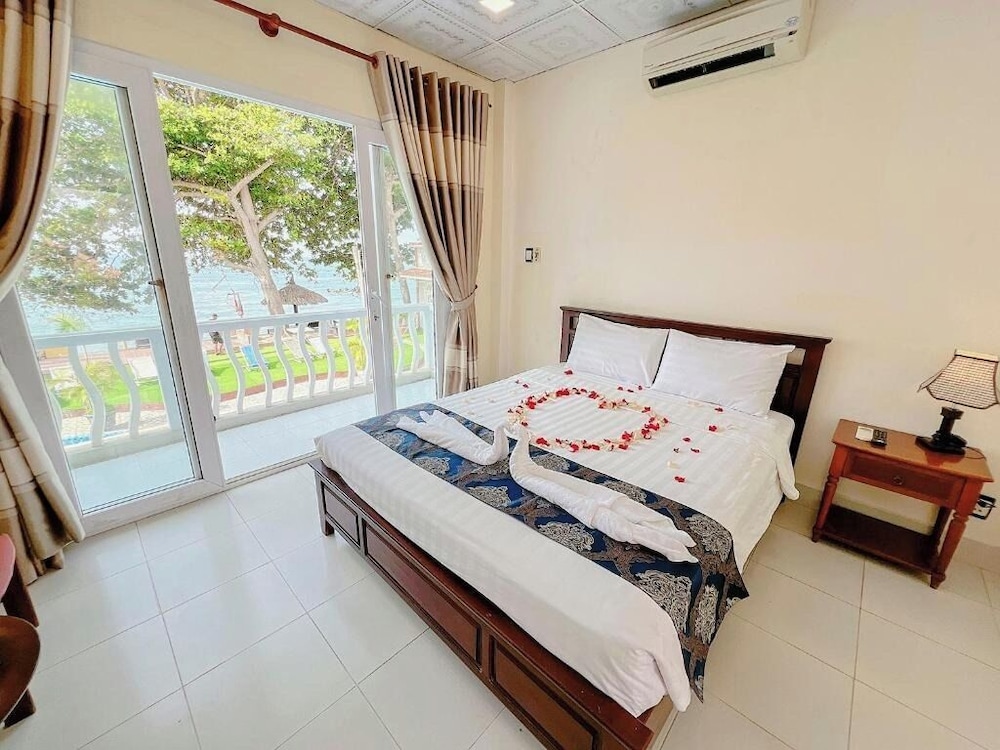 Sand Beach Resort 12/50