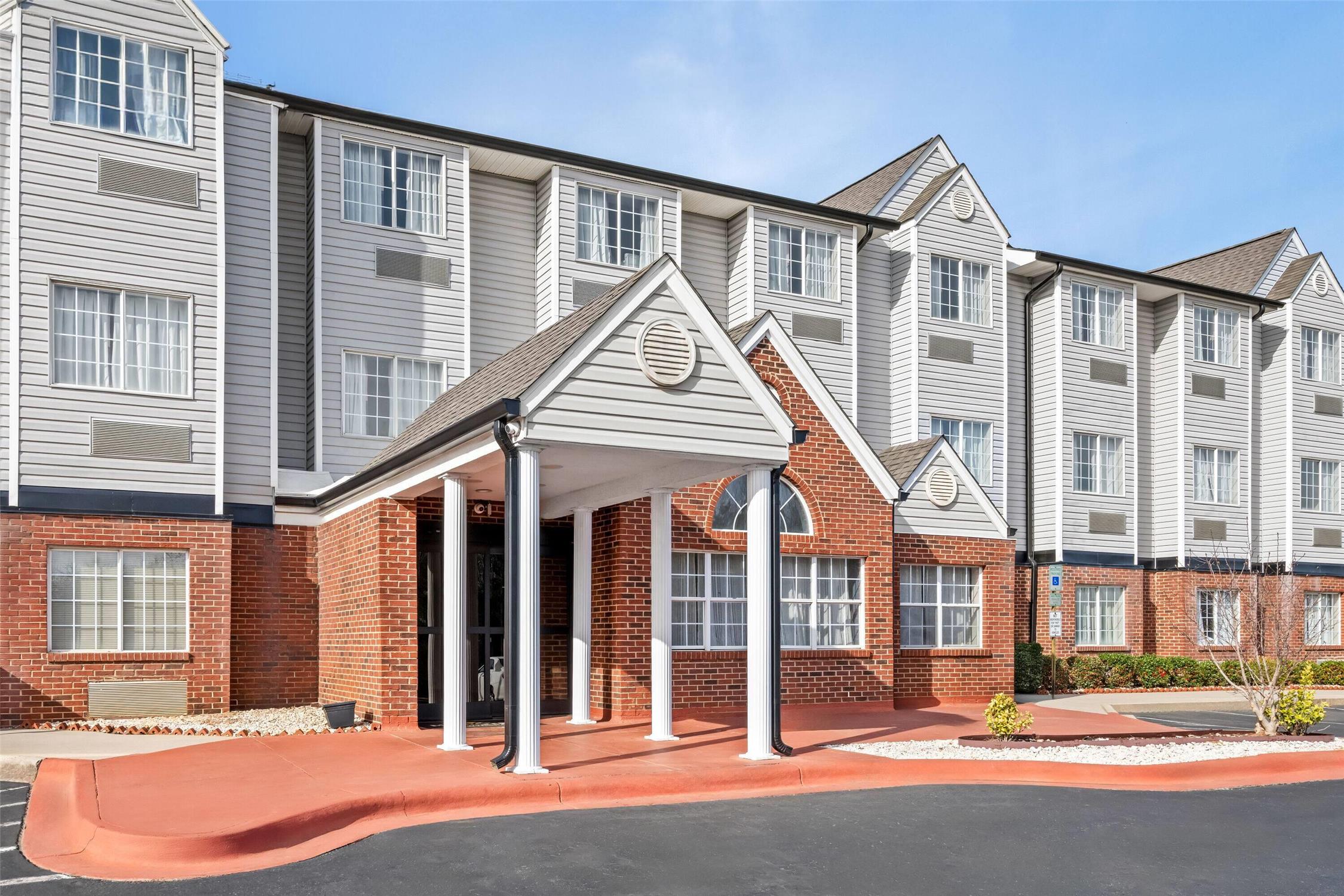 Microtel Inn & Suites by Wyndham Statesville 40/43