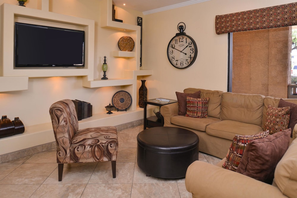3 Palms Tucson North Foothills 38/57