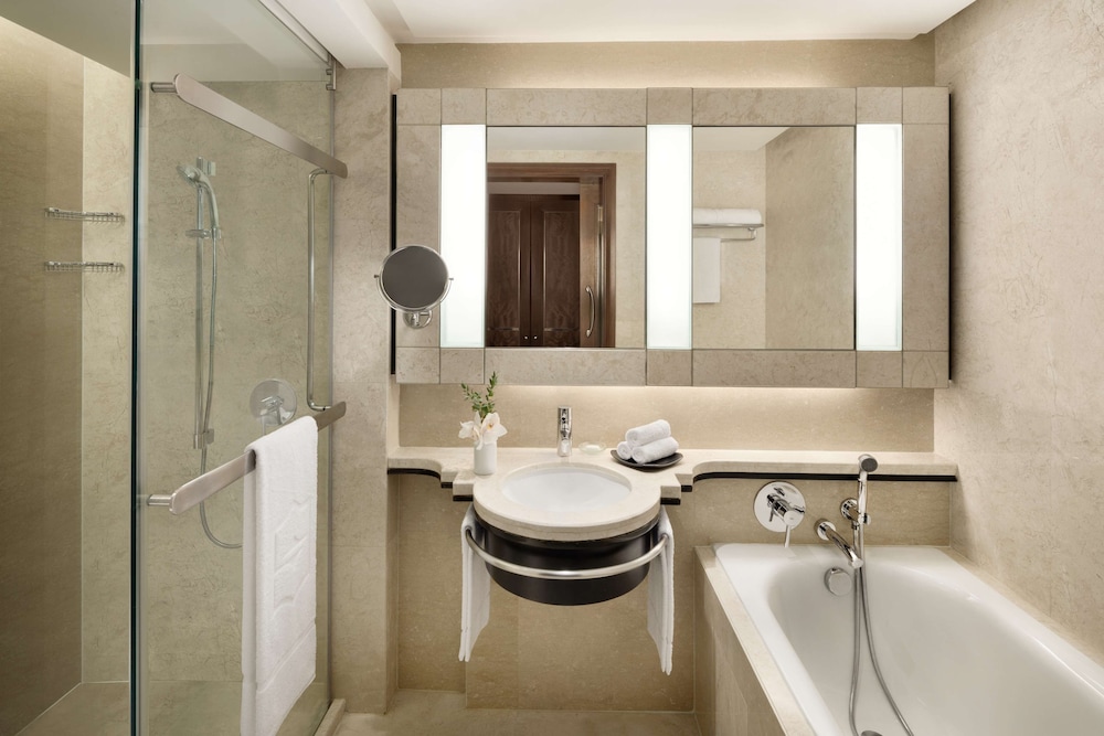 Shangri-La Kuala Lumpur 50/50