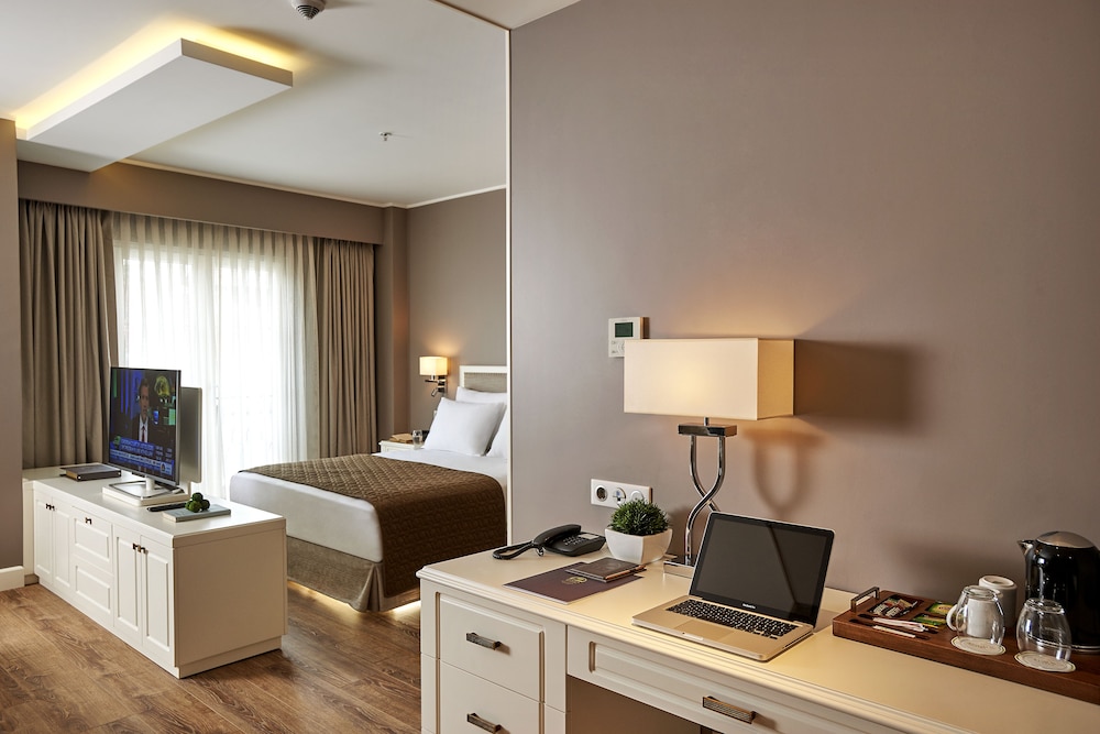 Renata Boutique Hotel 37/41