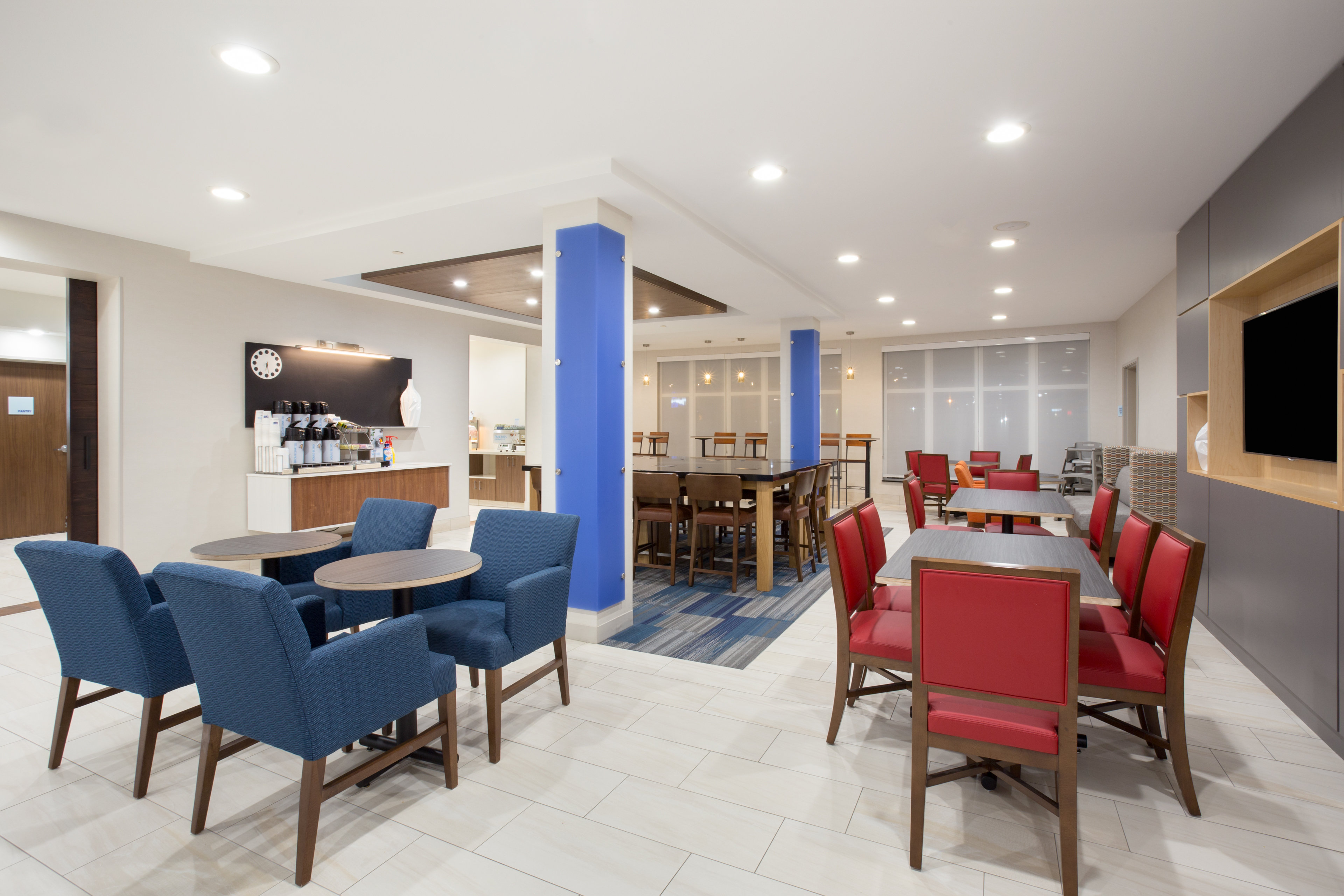 Holiday Inn Express Hotel Suites Amarillo 34/53