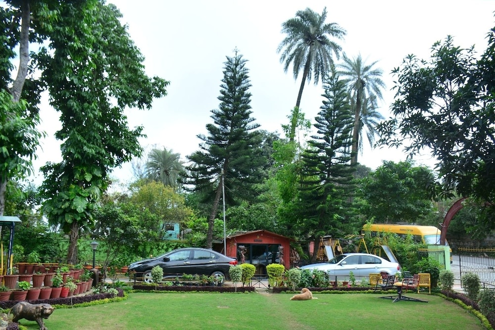 Hotel Toppers Corner Mount Abu 56/67