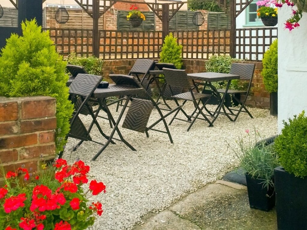 The Green Man Boutique Hotel 21/25