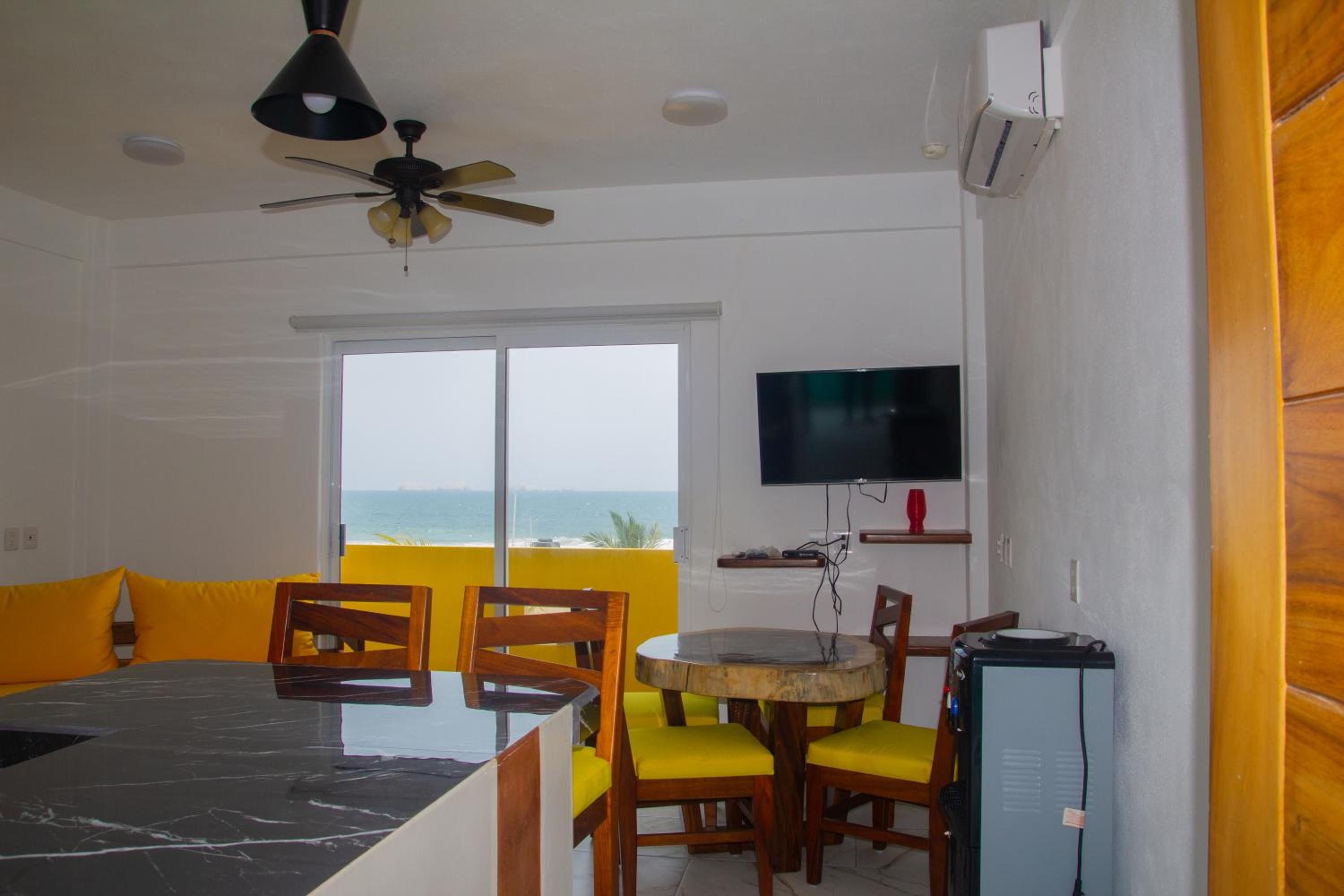 Hotel Happy Beach 47/58