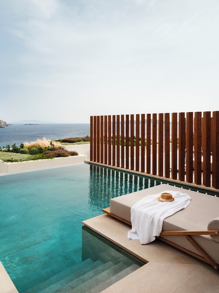 The Coast Bill&Coo - Adults Only 25/50