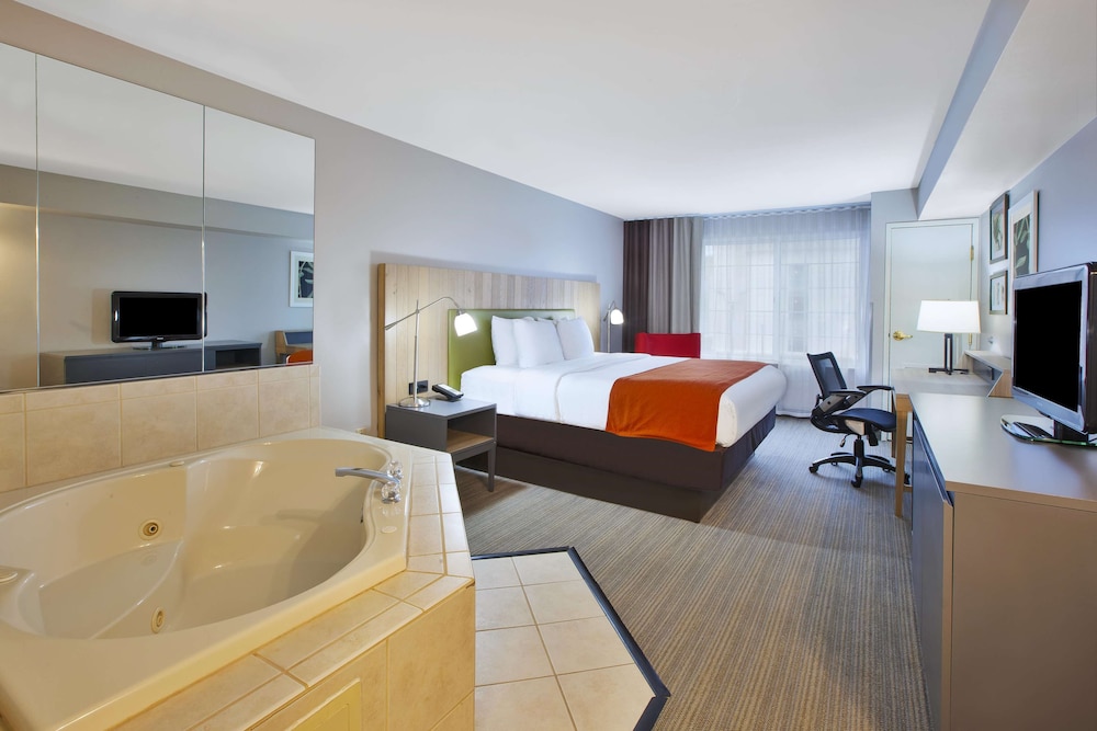 Country Inn and Suites By Radisson Big Rapids MI 17/30