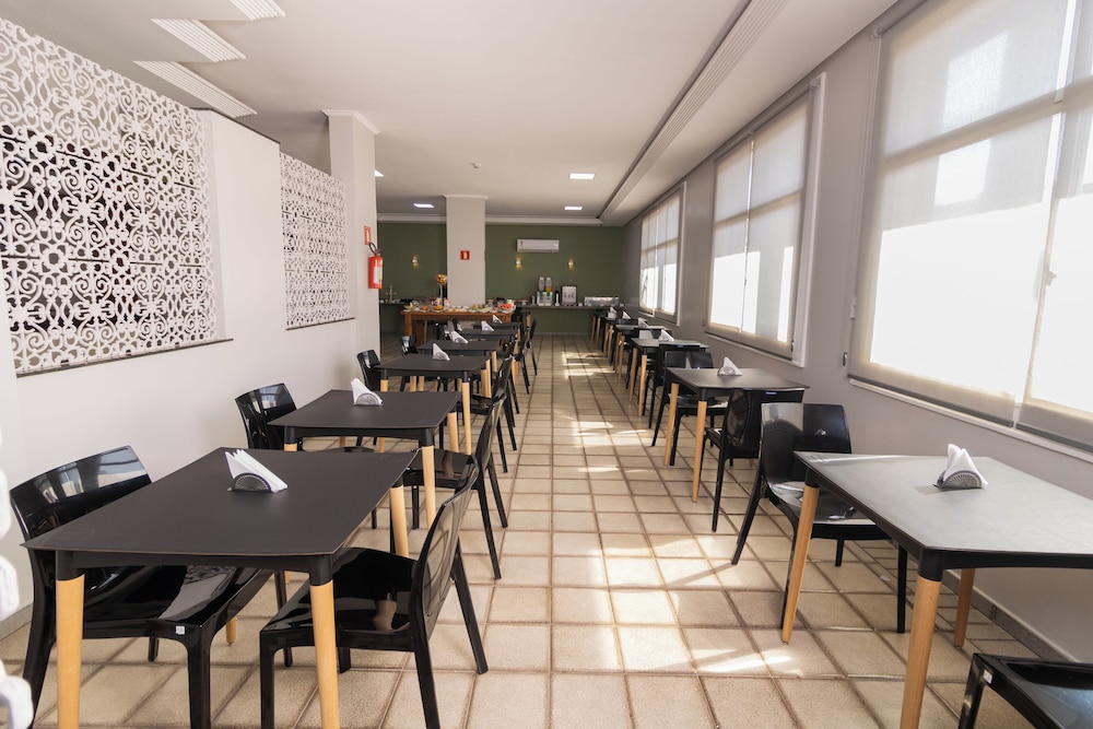 Honorato Plaza Hotel 34/52