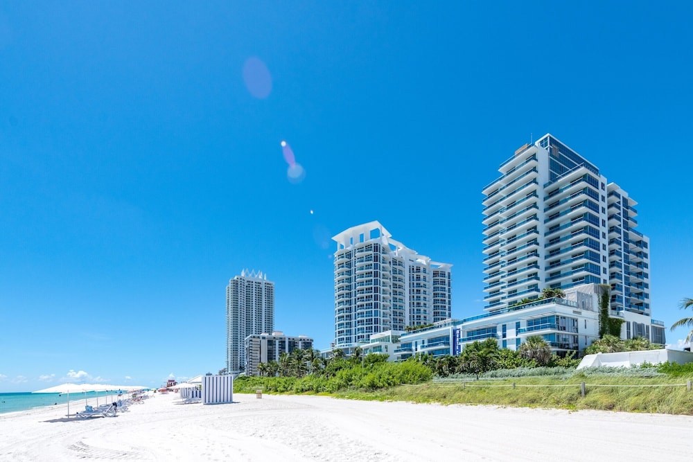 Churchill Suites Monte Carlo Miami Beach 66/76