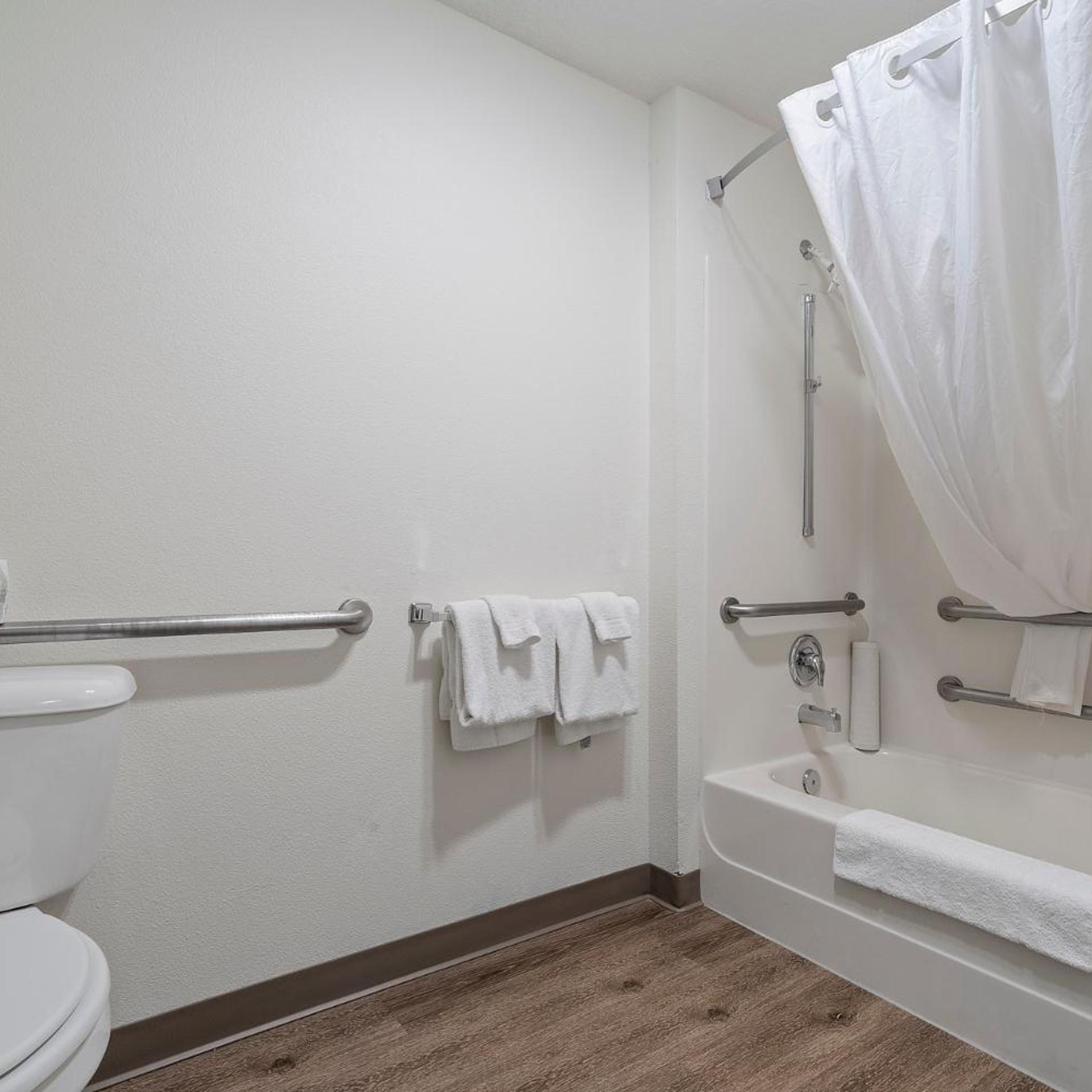 Cedars Ocean View Inn 34/35