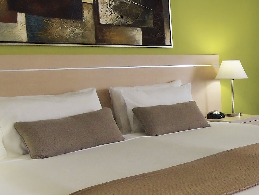 Oaks Townsville Gateway Suites 26/70
