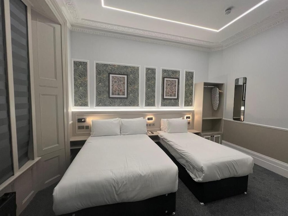 WHITELEAF HOTEL 16/50
