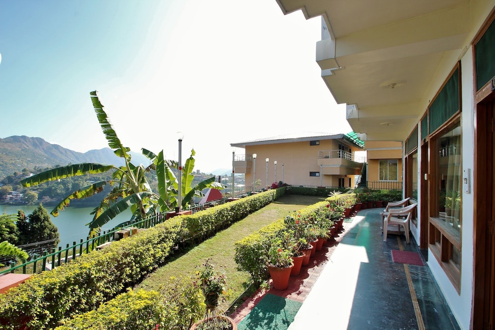 Hotel Lake Inn Bhimtal 19/21
