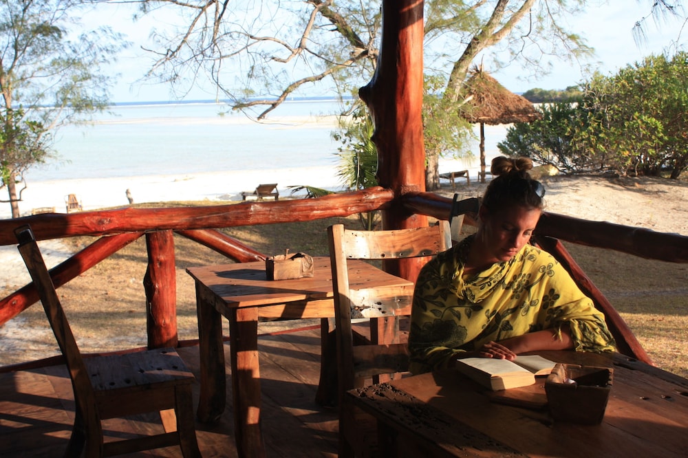 Pemba Lodge 22/50