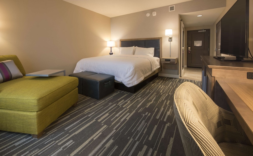 Hampton Inn Suites Seattle Redmond Wa 16/38