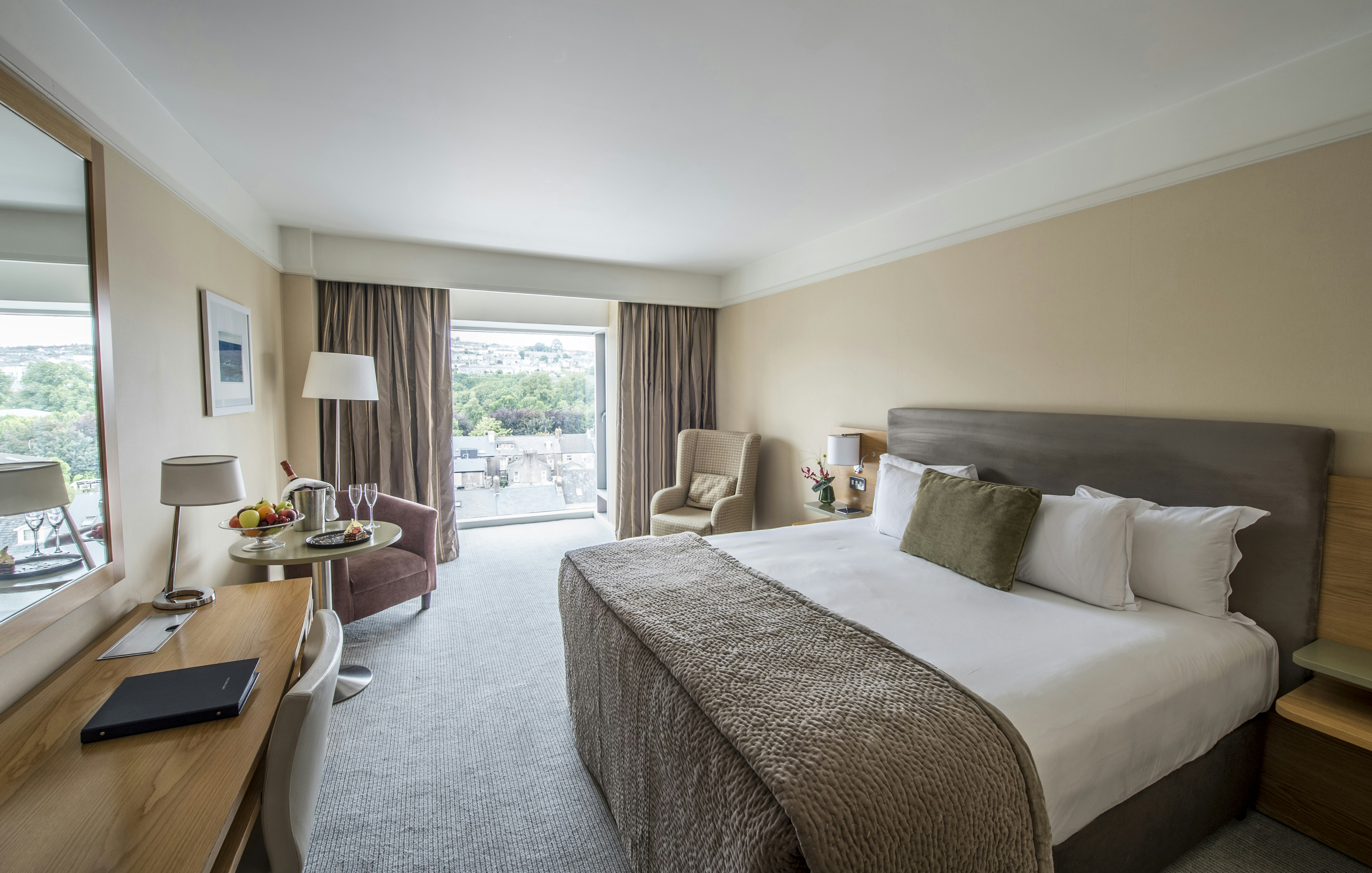 Deluxe, King Bed